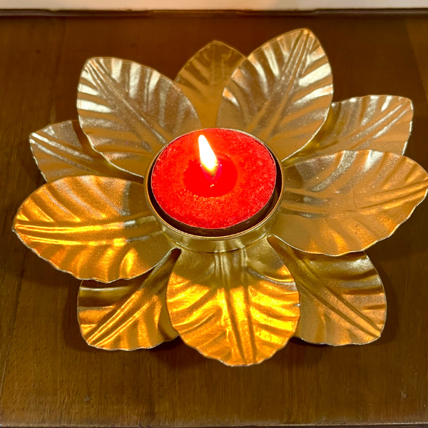 Leaf Design Metal T-Light Candle Holder with Candle