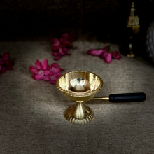 Load image into Gallery viewer, Brass Dhoop Daan