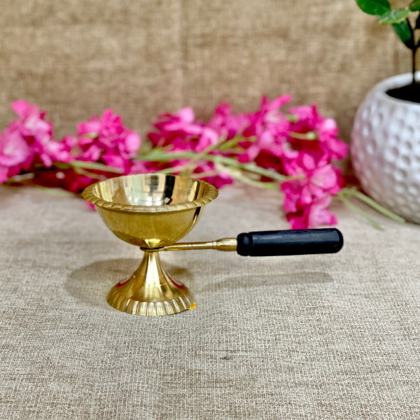 Brass Dhoop Daan