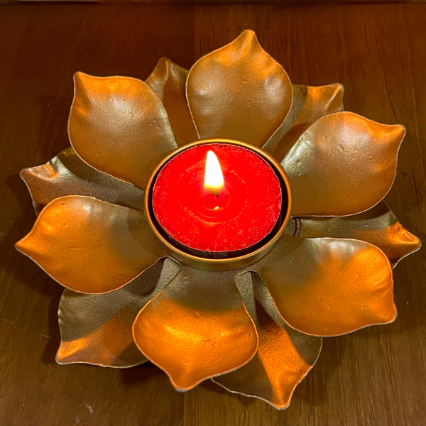 Flower Design Metal T-light Candle Holder with Candle