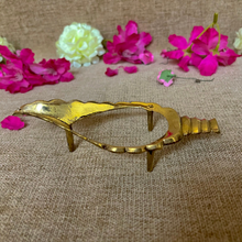 Load image into Gallery viewer, Brass Shankha Stand (Large)