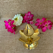 Load image into Gallery viewer, Brass Incense Agarbatti Stand Holder