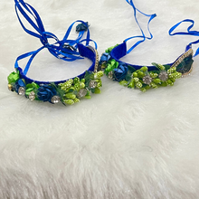 Load image into Gallery viewer, Floral Jewelry Bracelet (MOQ 10 PCS)