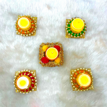 Load image into Gallery viewer, 5 pcs Rangoli Set with Candles