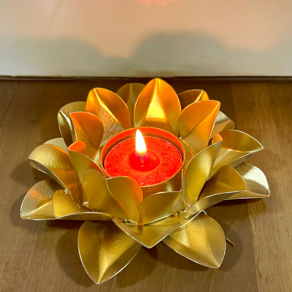 Flower Design T-light Candle Holder with Candle